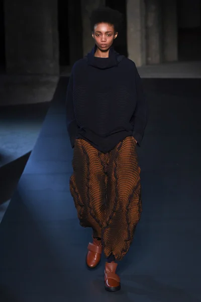 Look 8